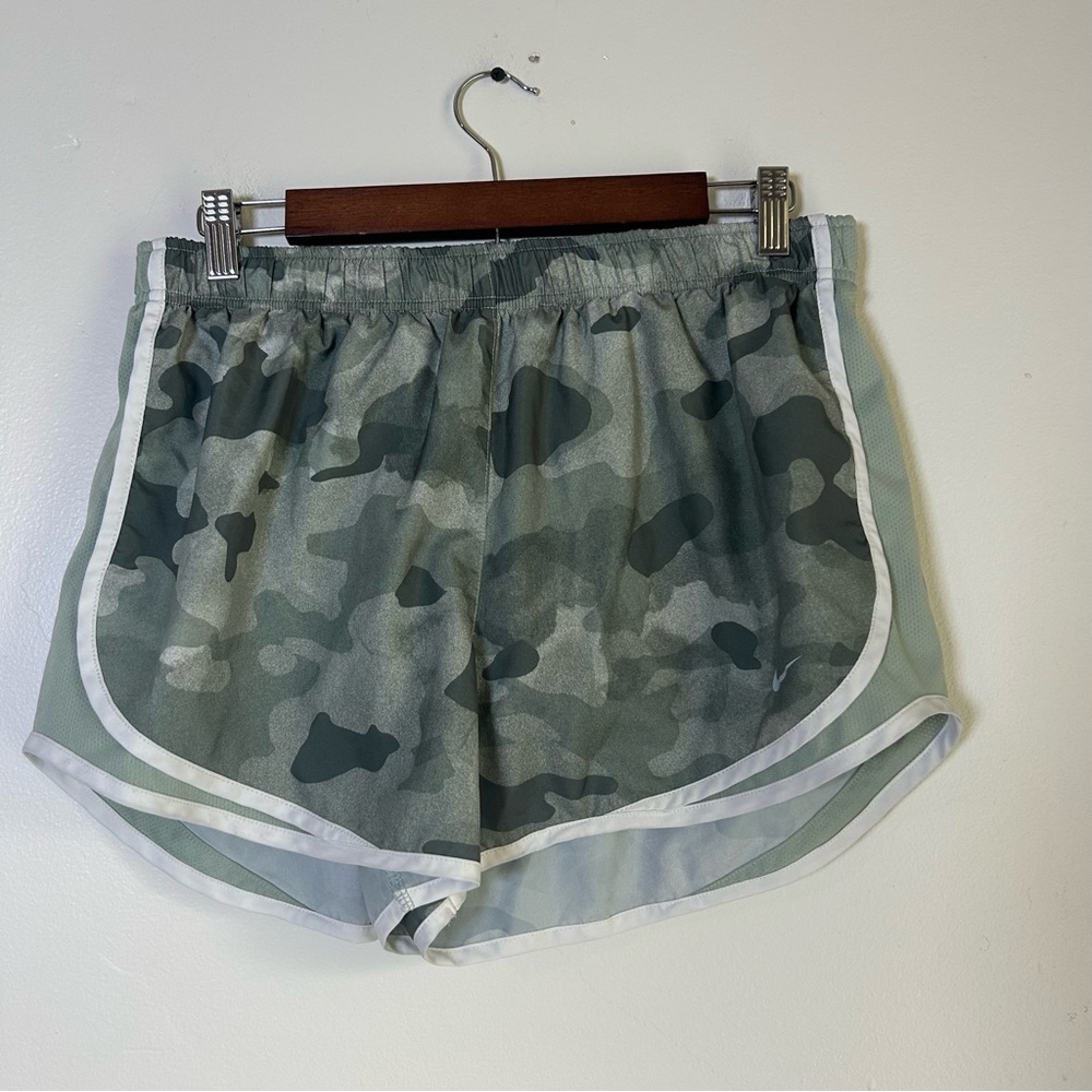 Nike Dri-FIT Camo Running Shorts Women's Size L Green Athletic Gym Workout